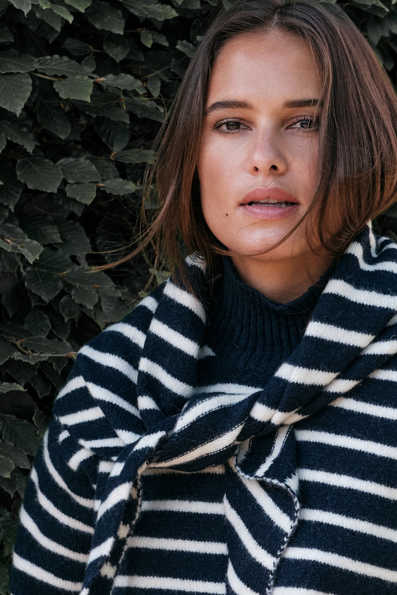 Boukje Shawl Marine-navy Print