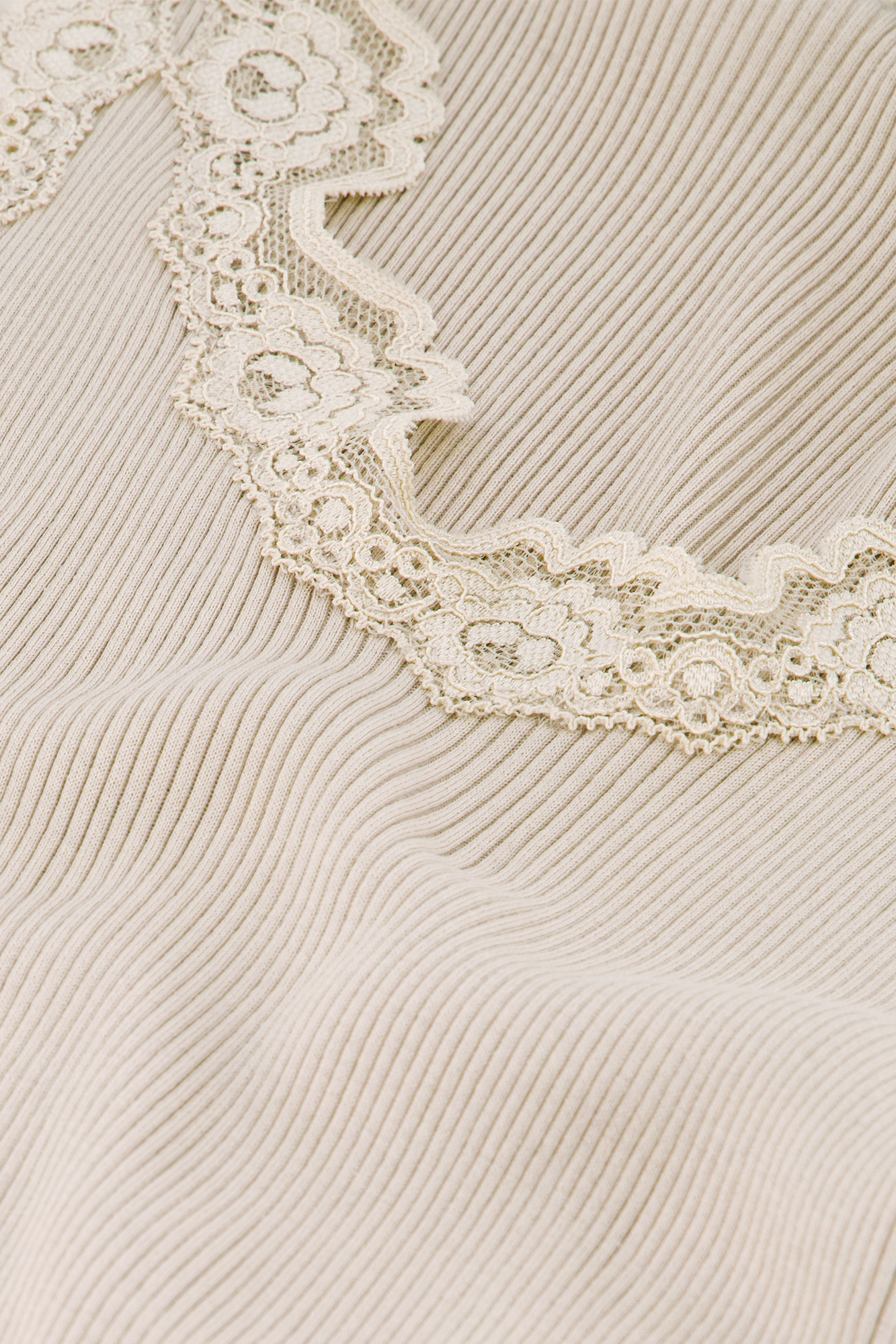 Babette SL U-neck Lace Zand