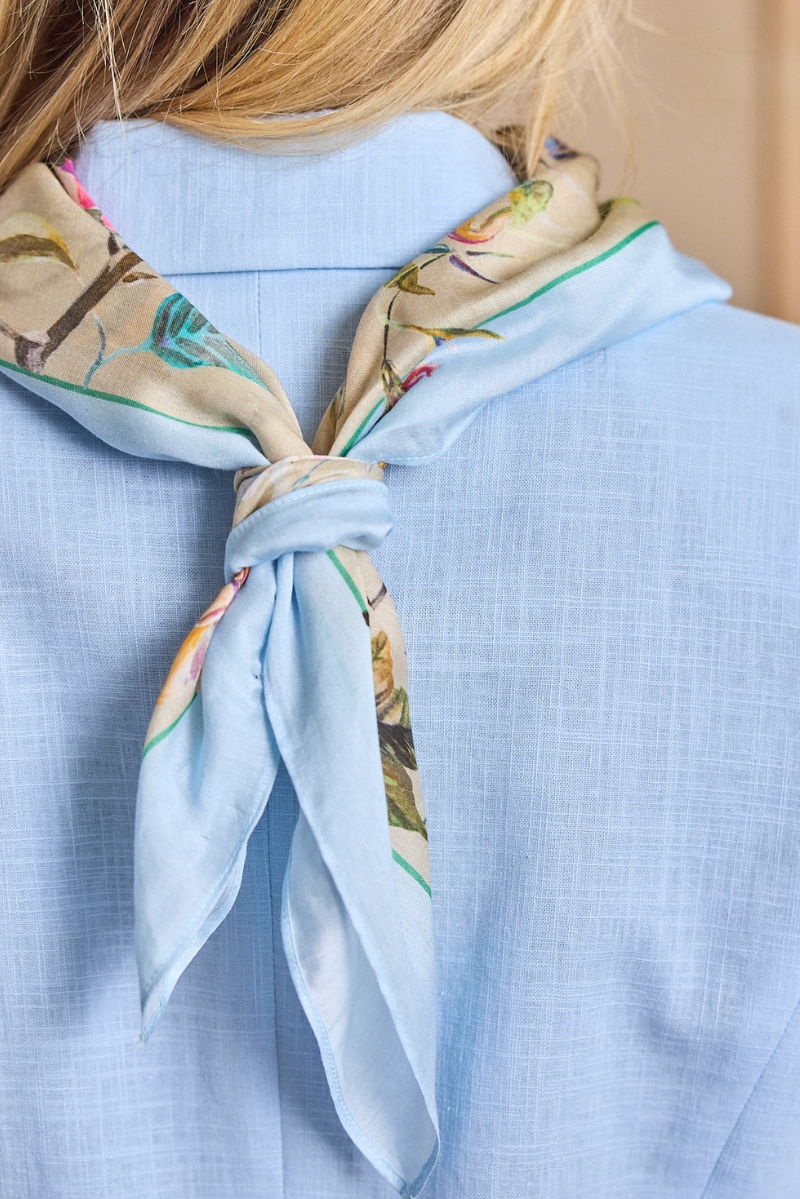 Genta Shawl Licht Blauw Print