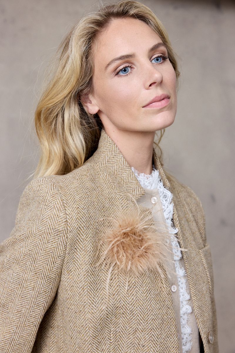 Milana Broche Zand
