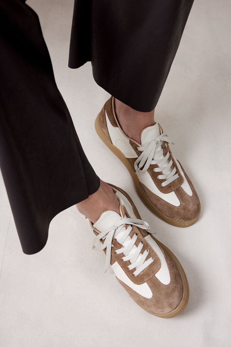 Camila Sneaker Camel